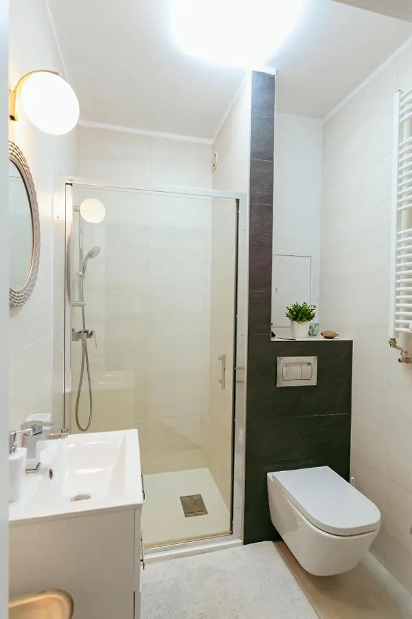 Pawia 51 - Piekny Wiok Na Centrum Warszawy - Duzy Balkon - Smart Tv 55 Cali Wifi - Good Apartments Warsaw Poland