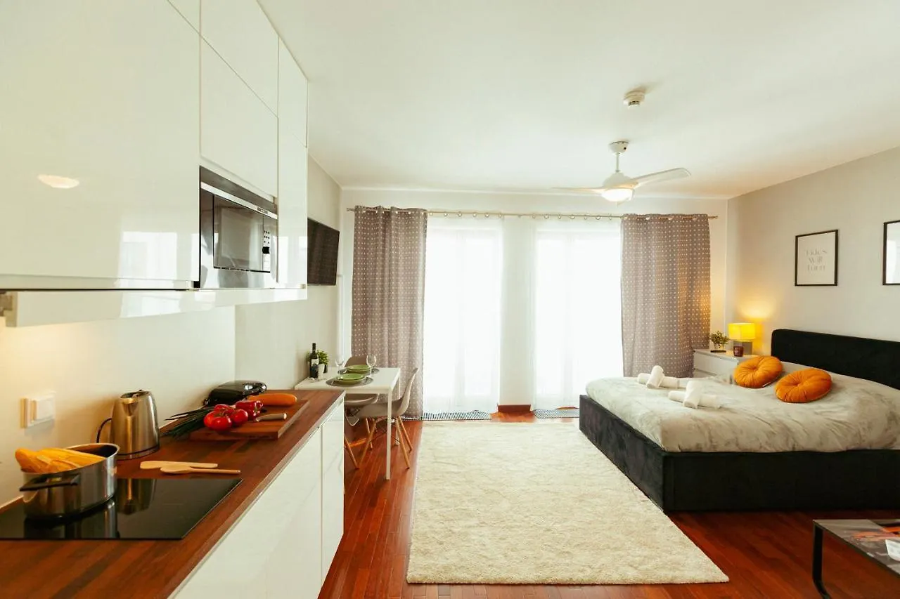 Pawia 51 - Piekny Wiok Na Centrum Warszawy - Duzy Balkon - Smart Tv 55 Cali Wifi - Good Apartments Warsaw Poland
