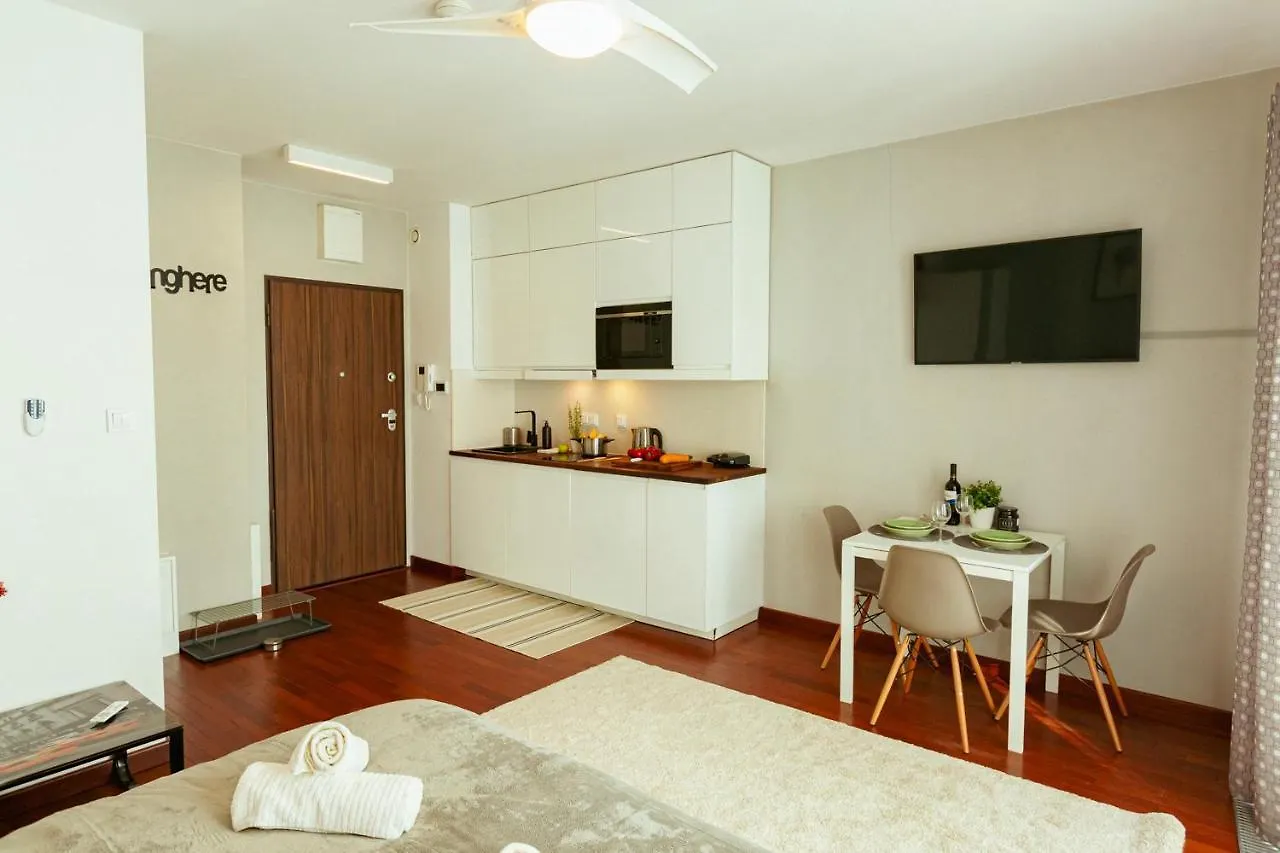 Pawia 51 - Piekny Wiok Na Centrum Warszawy - Duzy Balkon - Smart Tv 55 Cali Wifi - Good Apartments Warsaw 0*,  Poland